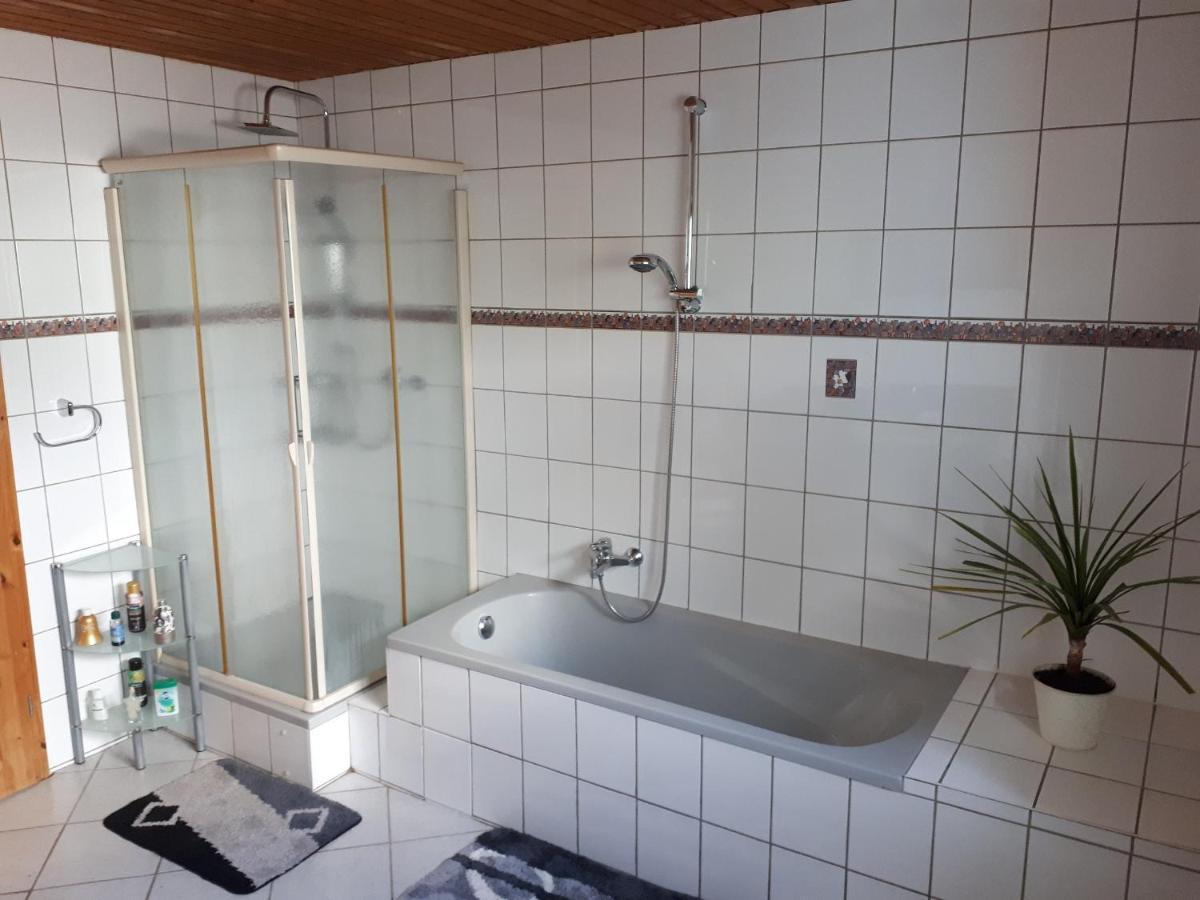 Gaestehaus Moebius Markt Erlbach Exteriör bild